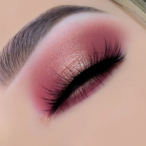 Violet Voss | Violet Sunset Eye Shadow And Pressed Pigment Palette - Picture 5 of 9